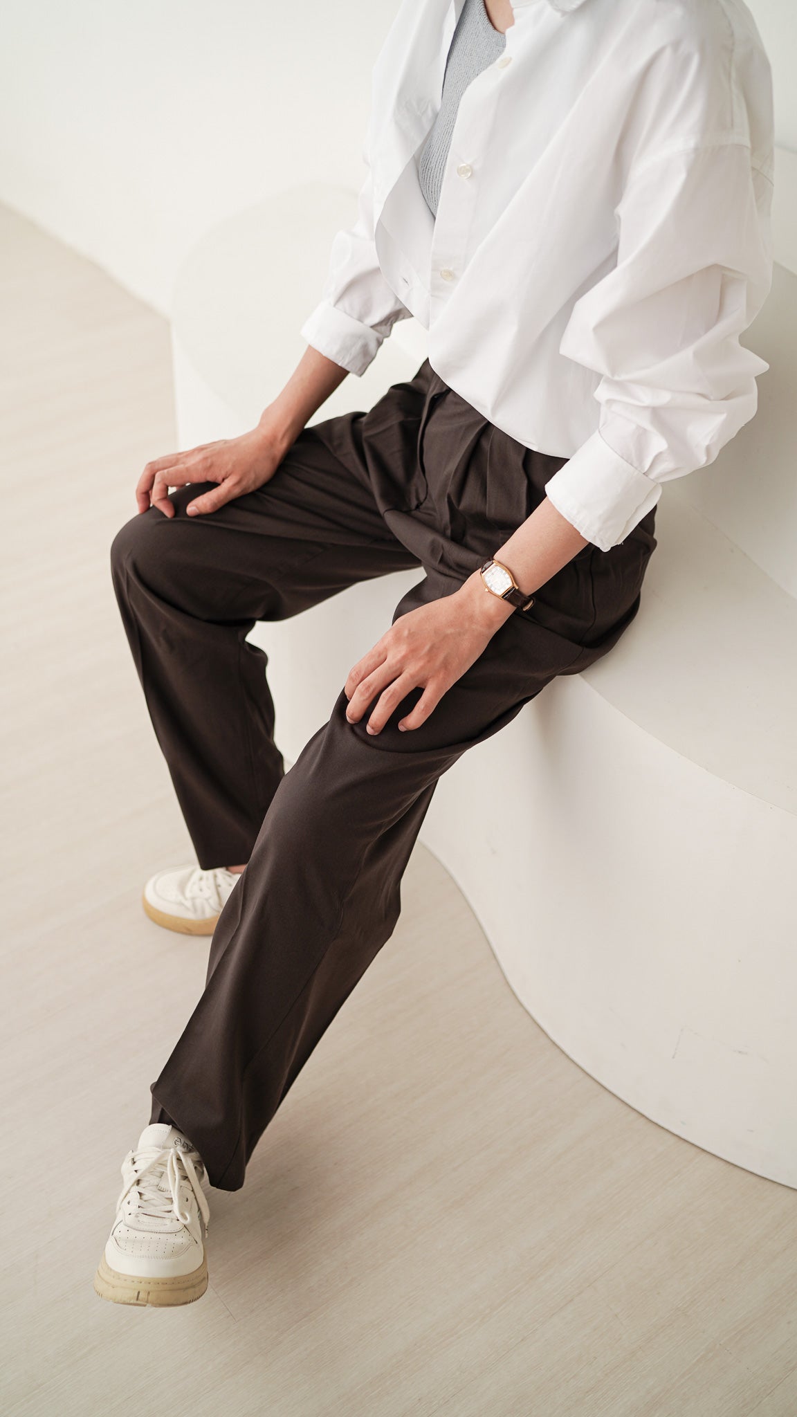 Minimalist Solid Color High Waist Pleat Trim Side Pocket Wide Leg Pant –  Trendy & Unique